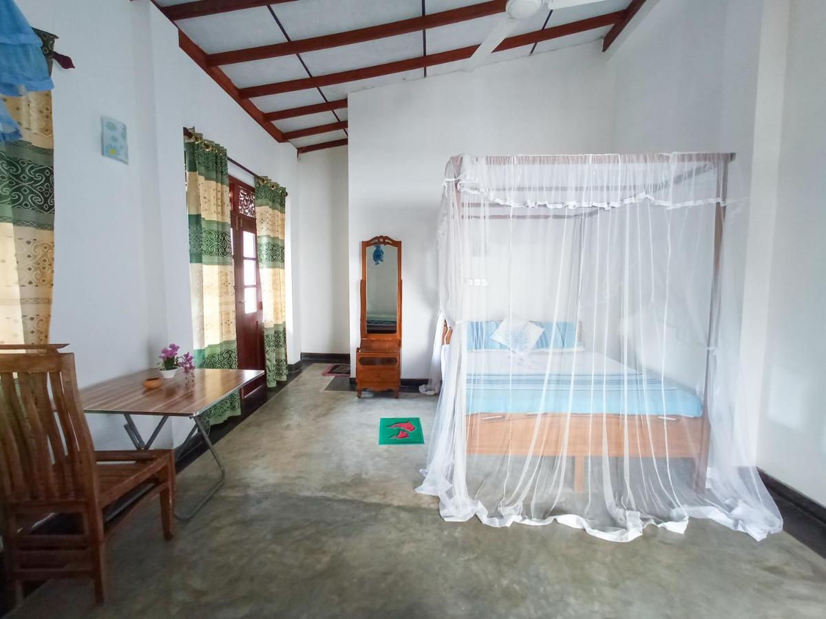 Bluebell Guest House Unawatuna Exterior foto